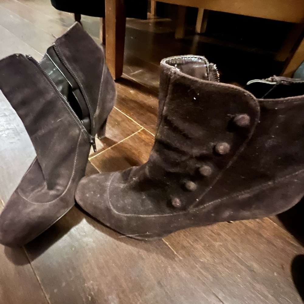 Loft size 7 Ankle Boots